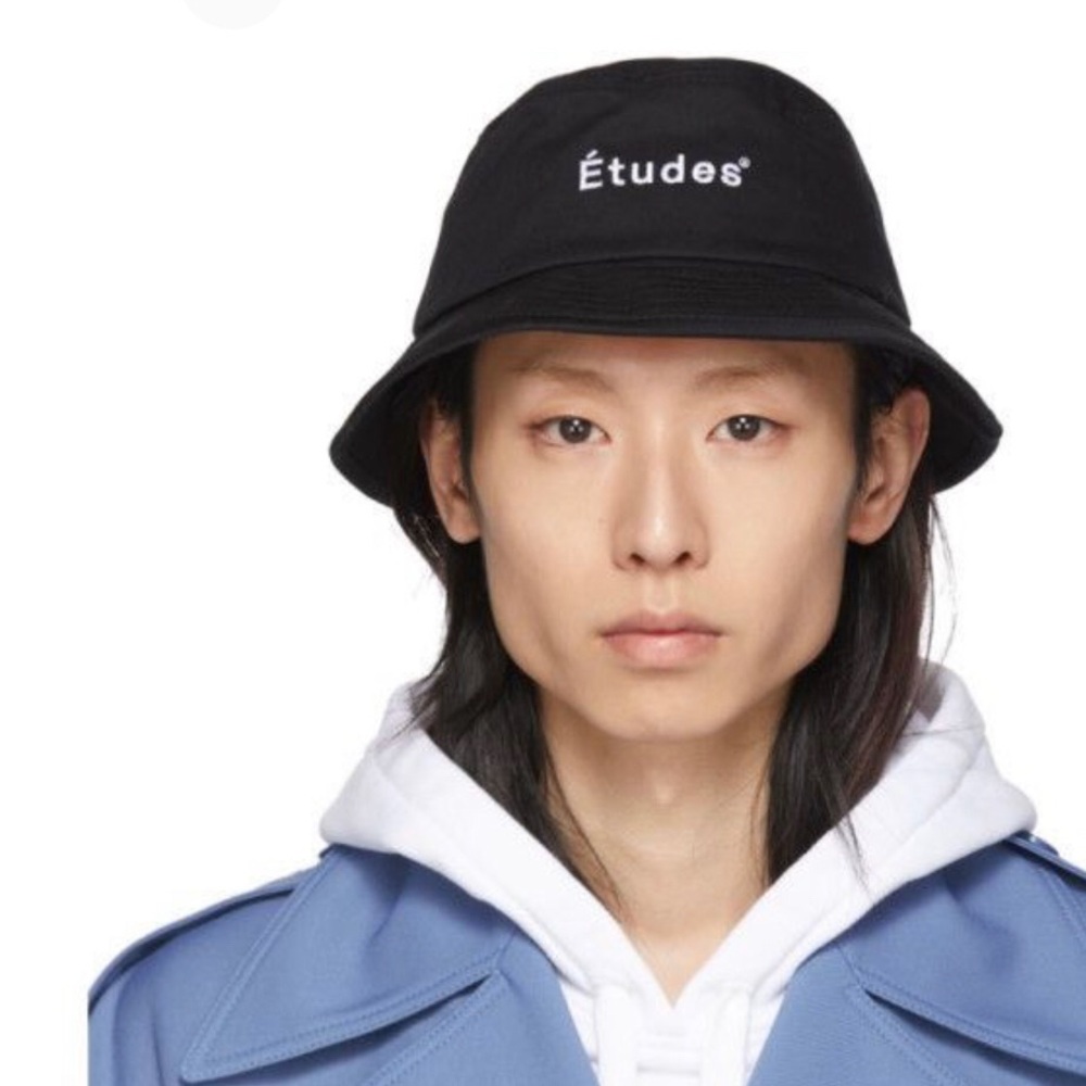 Etudes bucket hat black